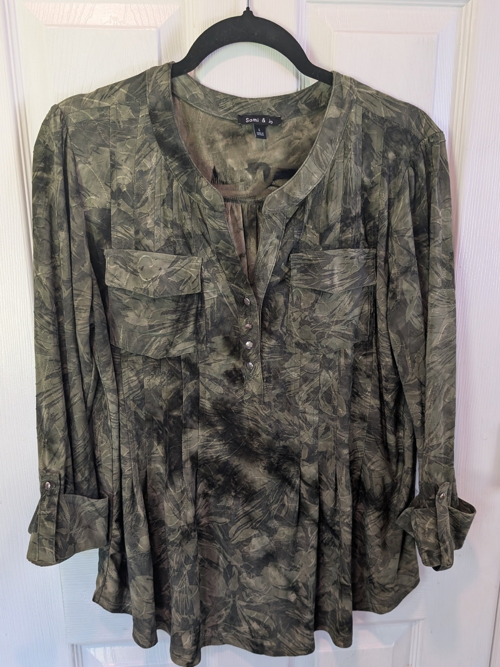 Sami & Jo Olive Leaf Print Button-Front Women's Top Size L
